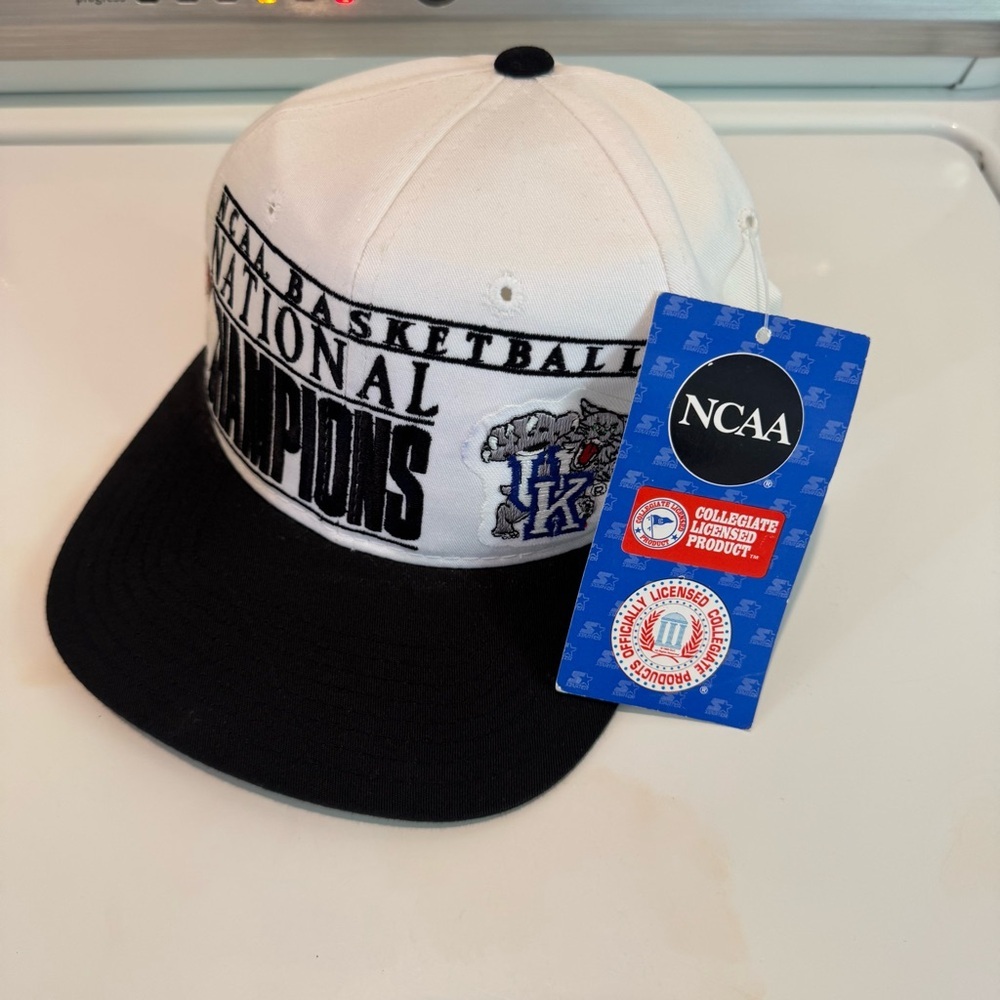 Start Vintage University of Kentucky Wildcats NCAA Nat’l Champions 1996 SnapBack
